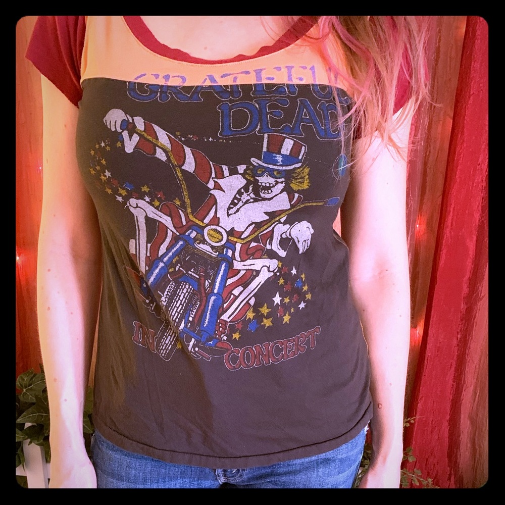 Exclusive Trunk brand Grateful Dead tee.
